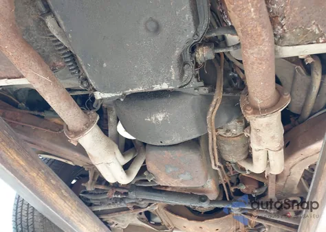 1976 Chevrolet Corvette z USA, uszkodzony, nr VIN 1Z37L6S432983